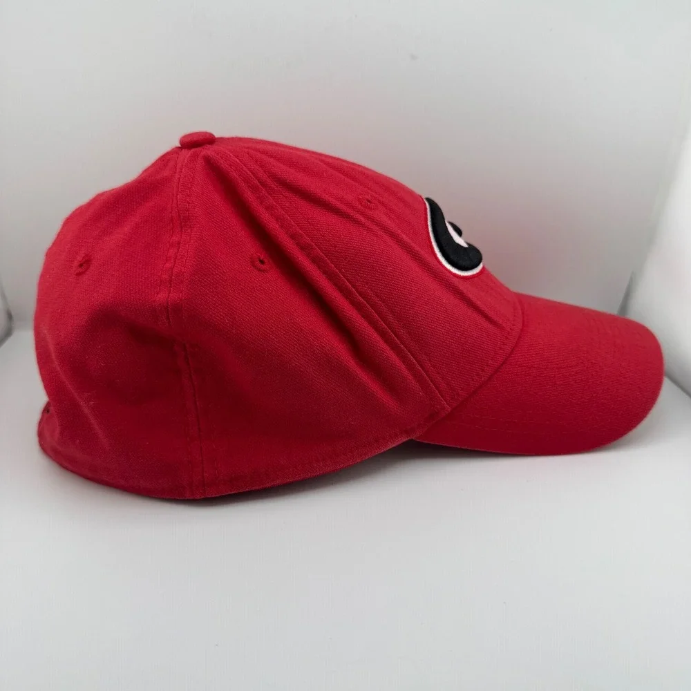 Nike Team Georgia Bulldogs Hat Unisex OSFM Red Excellent Embroidered Logo Cap
